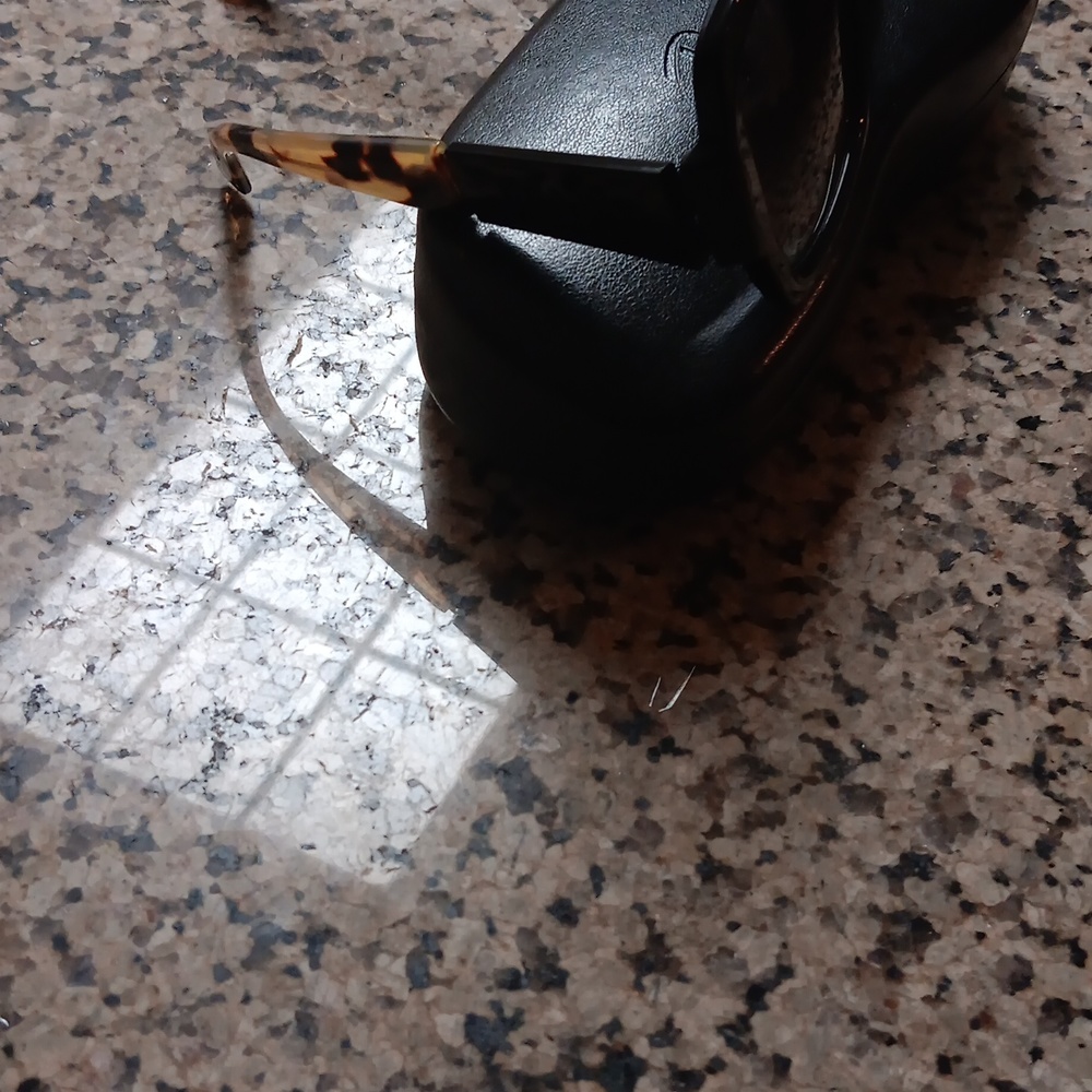 Prada Women Shades - Picture 2 of 4